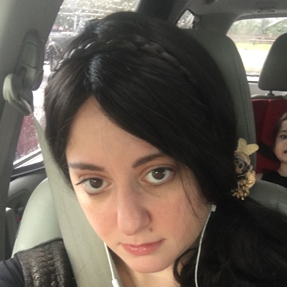 Meet your Posher, Shoshana - Picture 1 of 2